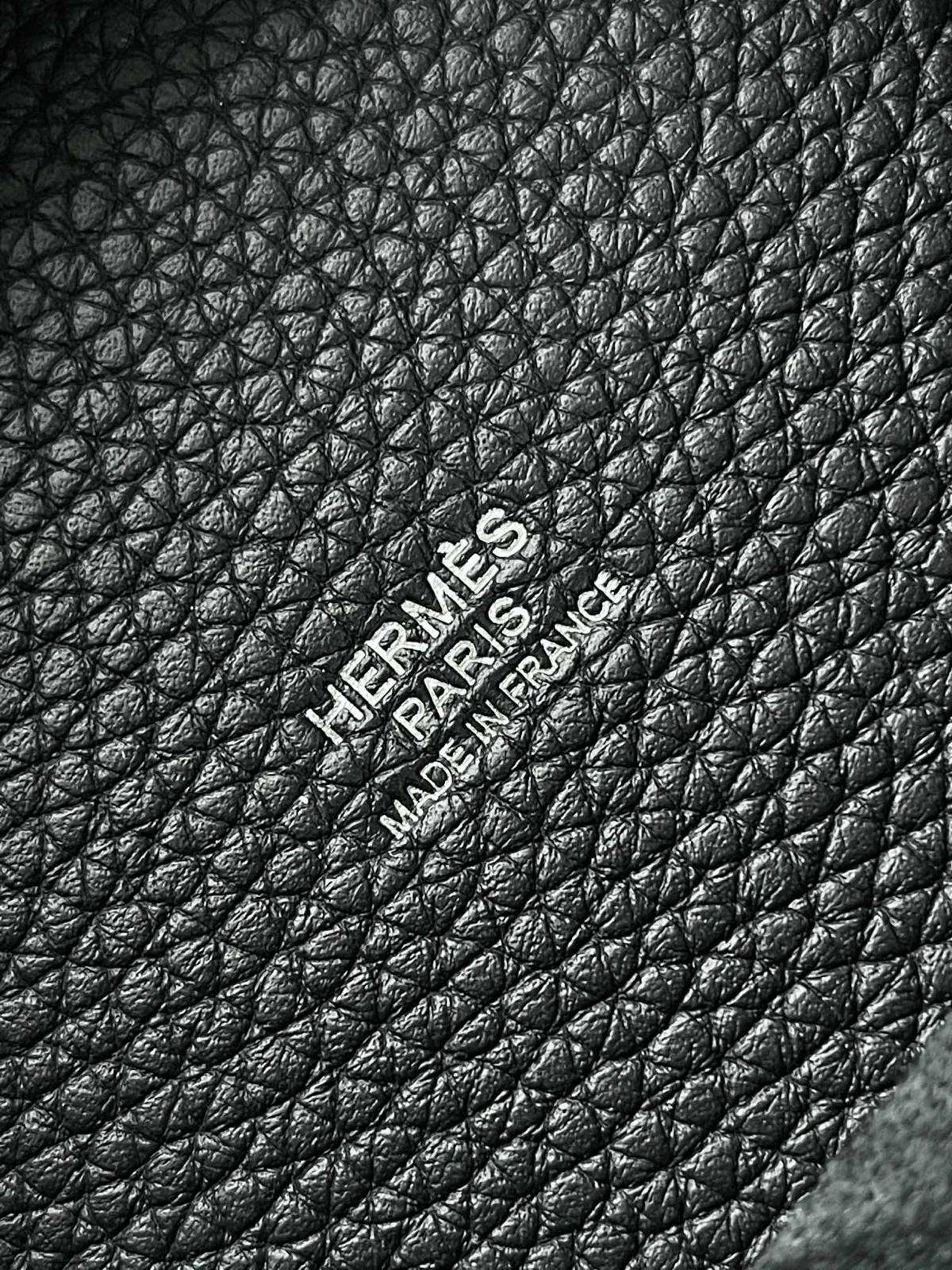 Bucket Bag Black - women's bag, detail view 6 | LUXIUM MARKET