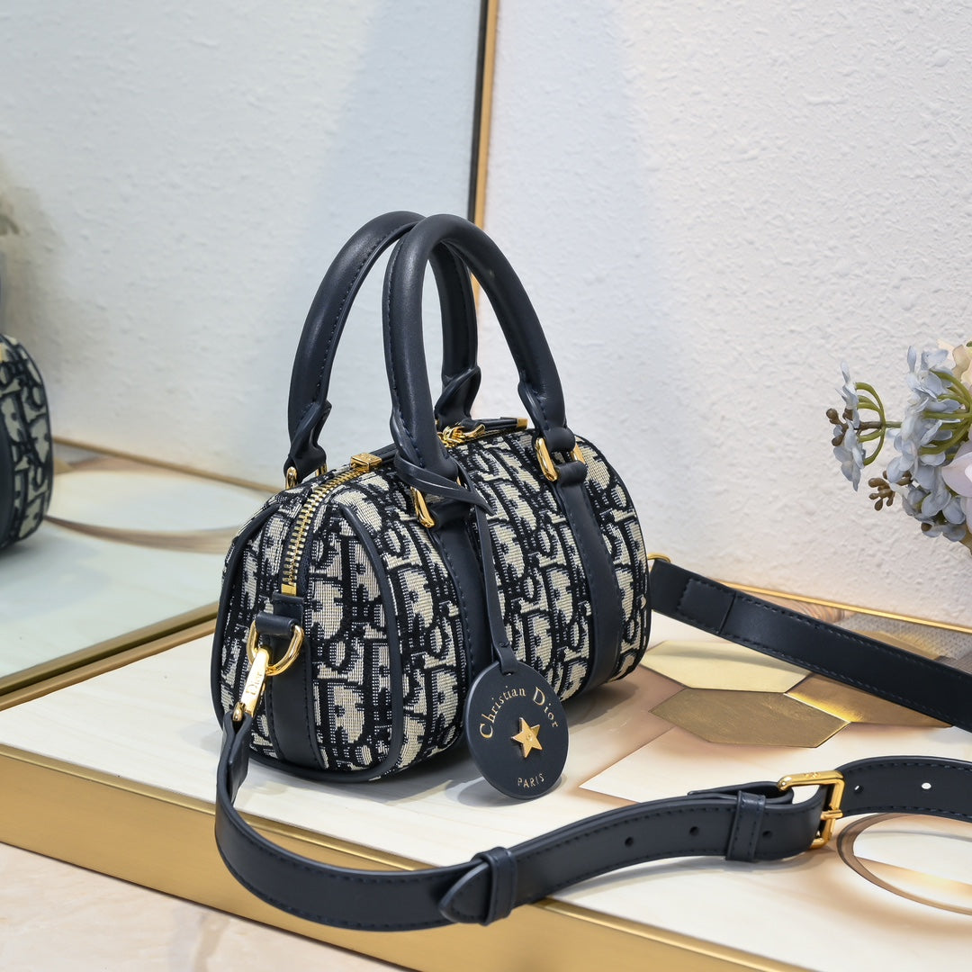 Toujours Shopping Bag - women's bag, detail view 9 | LUXIUM MARKET