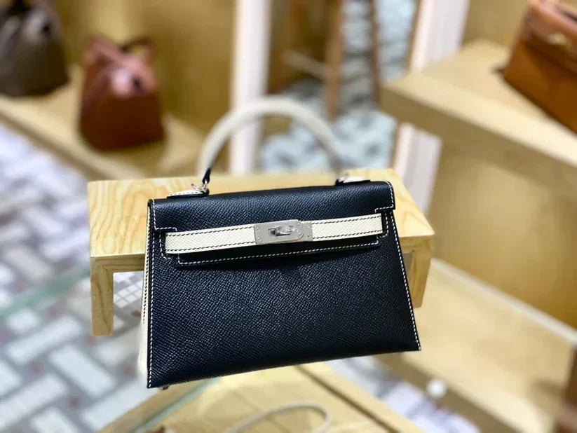 Panda in Black & White 19 - women's bag, detail view 6 | LUXIUM MARKET