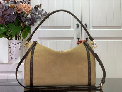 Express Shoulder Bag - women's bag, detail view 2 | LUXIUM MARKET