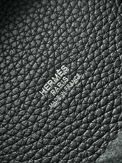 Bucket Bag Black - women's bag, detail view 6 | LUXIUM MARKET