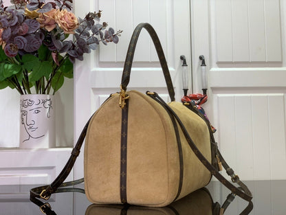 Express Shoulder Bag - women's bag, detail view 3 | LUXIUM MARKET