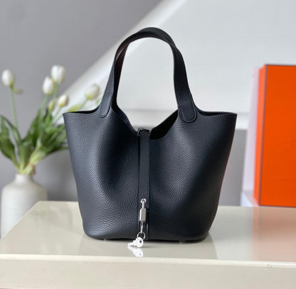 Bucket Bag Black - women's bag | LUXIUM MARKET