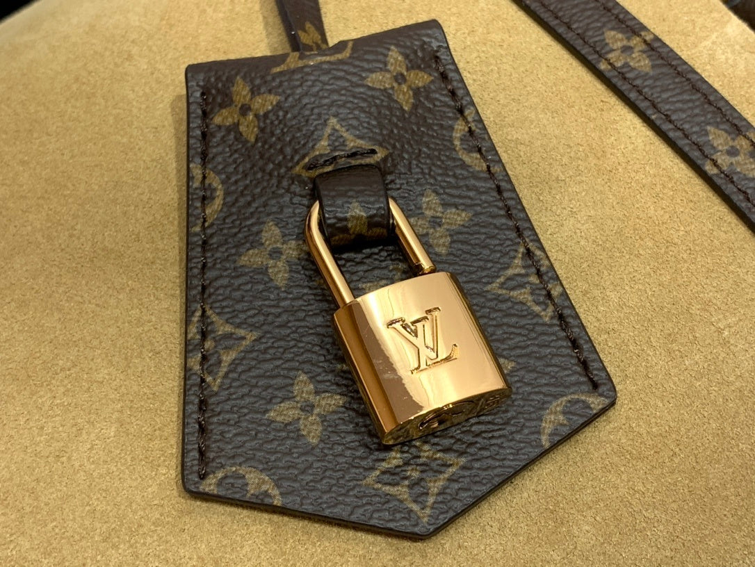 Express Shoulder Bag