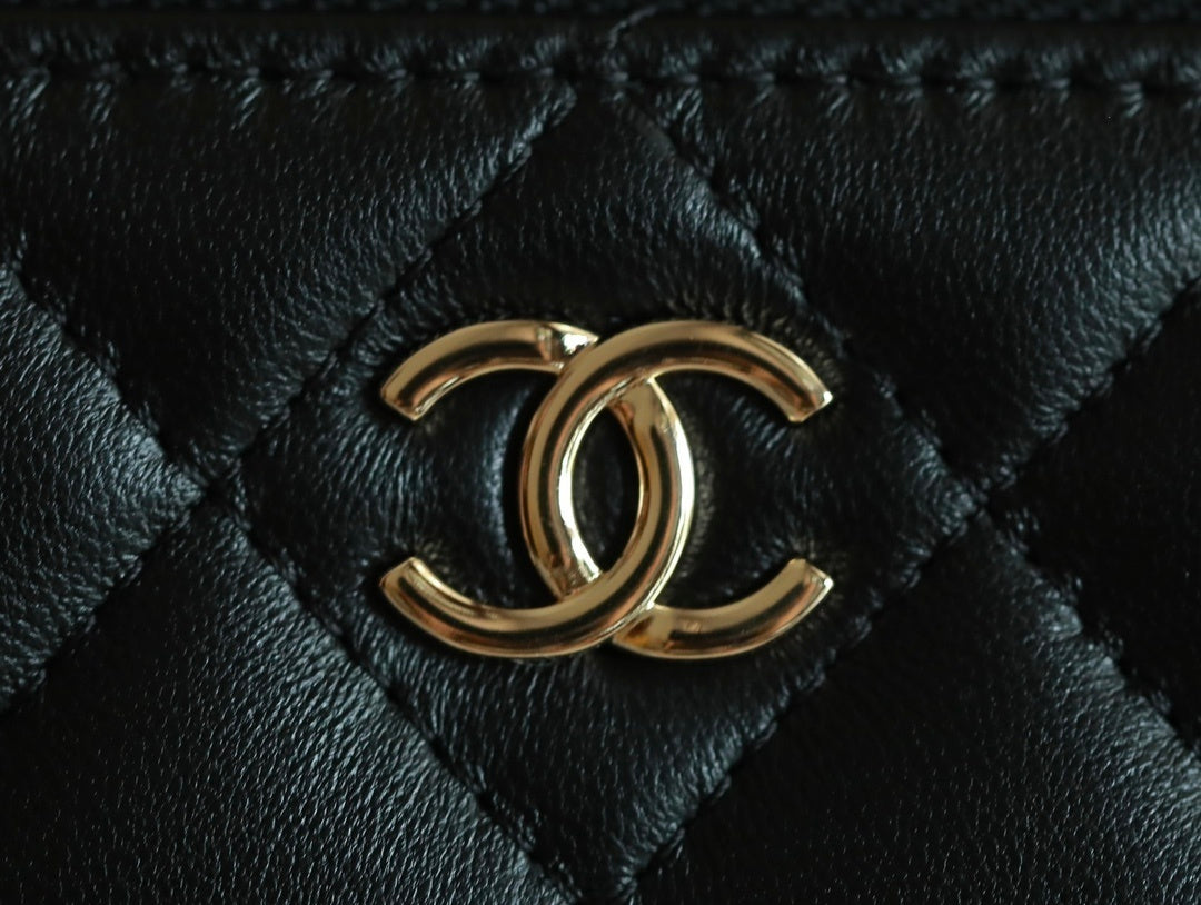 Elegant Quilted Mini Case