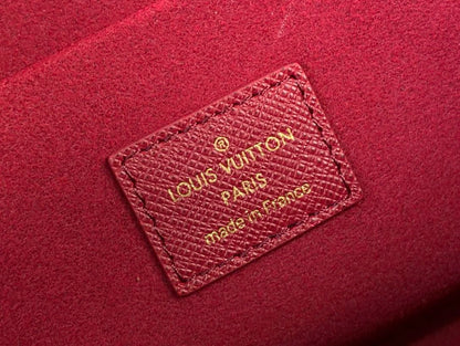 Pochette Chain Bag - women's bag, detail view 4 | LUXIUM MARKET