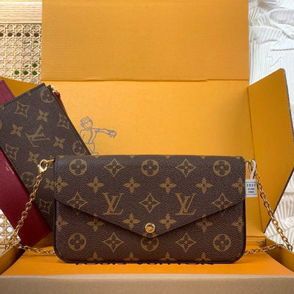 Pochette Chain Bag - women's bag | LUXIUM MARKET