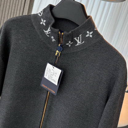 LUXURY KNIT SWEATER - clothing | LUXIUM MARKET