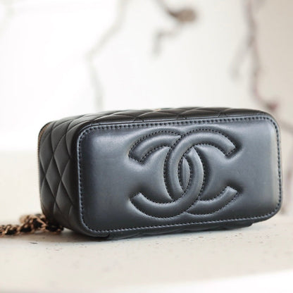 Elegant Quilted Mini Case - women's bag, detail view 4 | LUXIUM MARKET