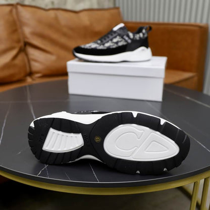 Premium Pattern Runner Sneakers - men's shoes, detail view 9 | LUXIUM MARKET