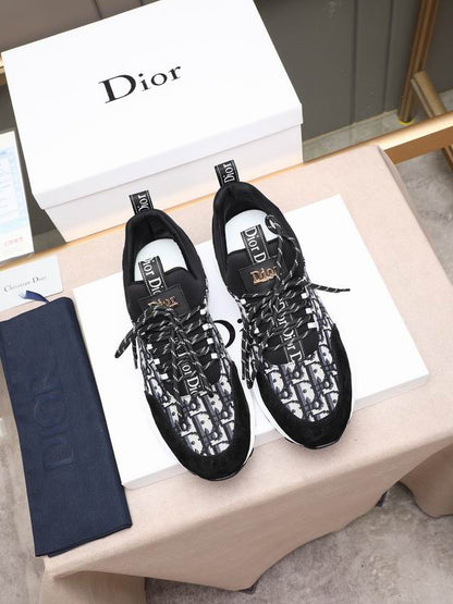 Premium Pattern Runner Sneakers - men's shoes, detail view 3 | LUXIUM MARKET