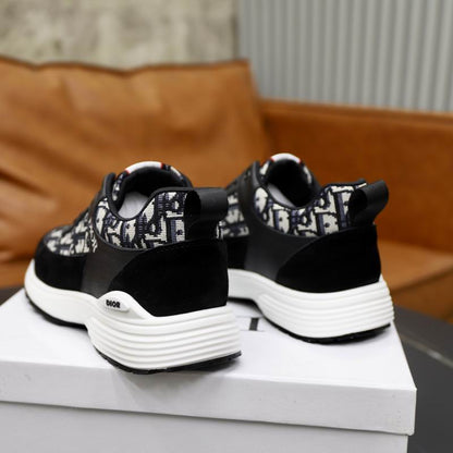Premium Pattern Runner Sneakers - men's shoes, detail view 7 | LUXIUM MARKET