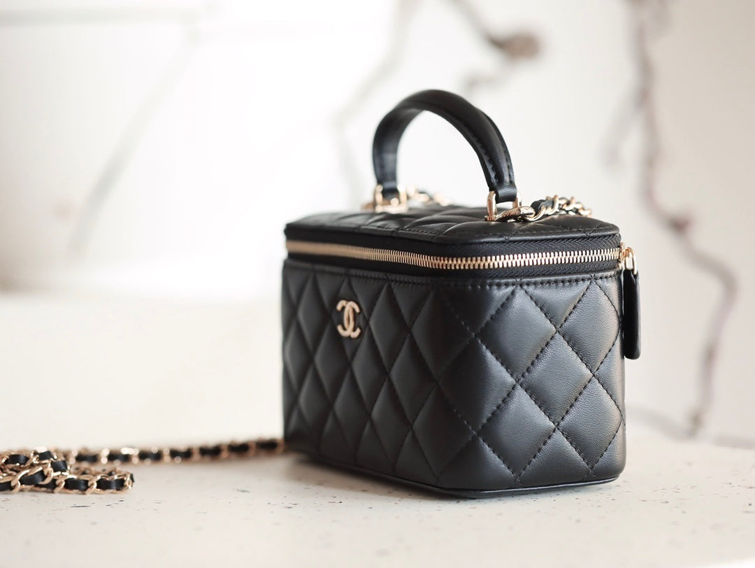 Elegant Quilted Mini Case