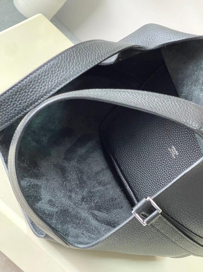 Bucket Bag Black - women's bag, detail view 3 | LUXIUM MARKET