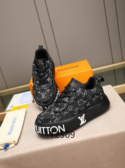 Black Chunky Sneakers - men's shoes, detail view 2 | LUXIUM MARKET