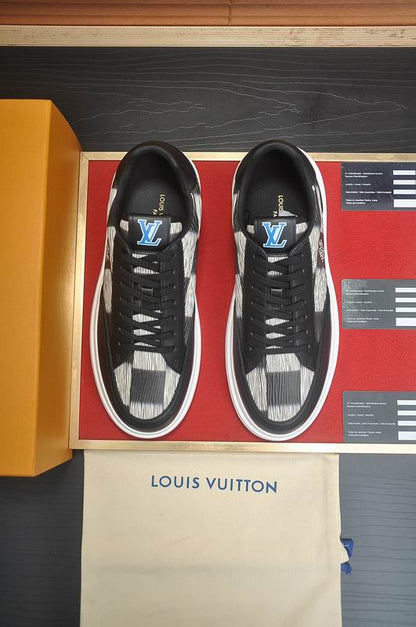 Classic Premium Sneakers - men's shoes, detail view 2 | LUXIUM MARKET