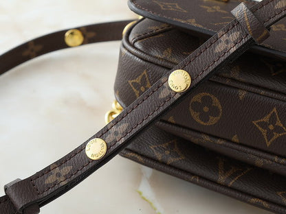 Leather Crossbody Bag - women's bag, detail view 7 | LUXIUM MARKET