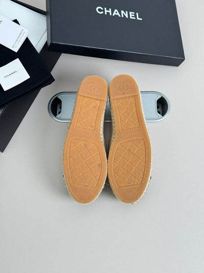 Cream-Colored lambskin espadrille - women's shoes, detail view 6 | LUXIUM MARKET