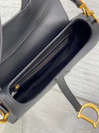Elegant Curved Saddle Shoulder Bag - women's bag, detail view 7 | LUXIUM MARKET