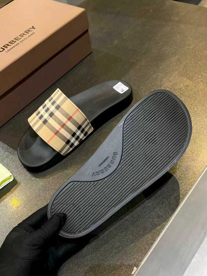 Classic Check Comfort Slides - women's shoes, detail view 3 | LUXIUM MARKET