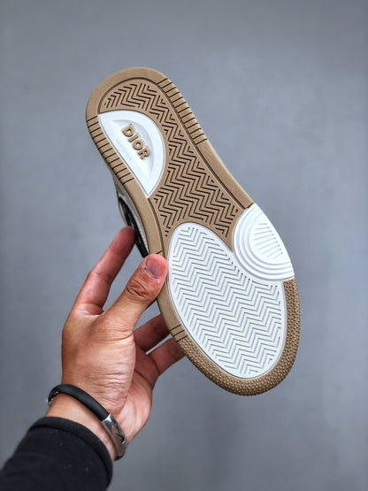 B57-Inspired Low-Top Sneakers - men's shoes, detail view 2 | LUXIUM MARKET