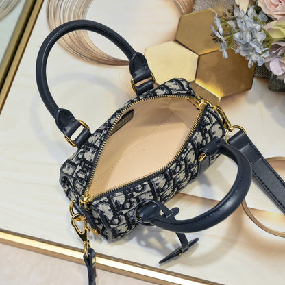Toujours Shopping Bag - women's bag, detail view 2 | LUXIUM MARKET