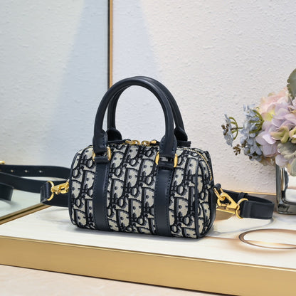 Toujours Shopping Bag - women's bag, detail view 8 | LUXIUM MARKET