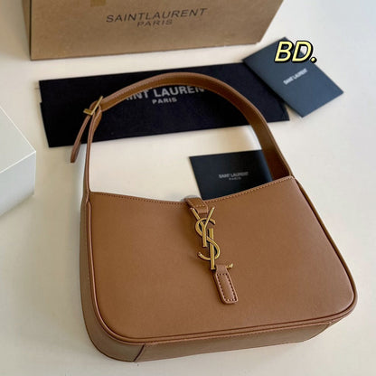 Shoulder Bag – Minimal Edition - women's bag, detail view 2 | LUXIUM MARKET