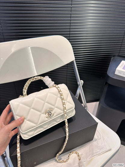 Chain Shoulder Bag - women's bag, detail view 2 | LUXIUM MARKET