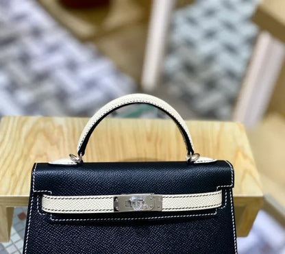 Panda in Black & White 19 - women's bag, detail view 5 | LUXIUM MARKET