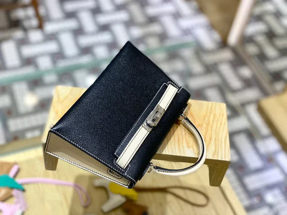 Panda in Black & White 19 - women's bag, detail view 2 | LUXIUM MARKET
